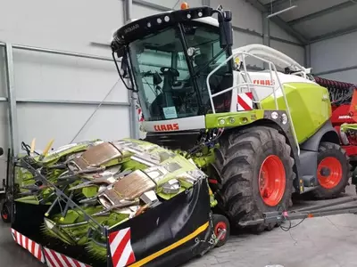 Кормоуборочный комбайн Claas jaguar 940
