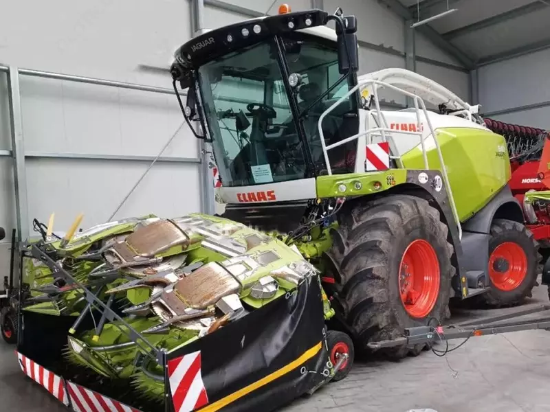 Кормоуборочный комбайн Claas jaguar 940