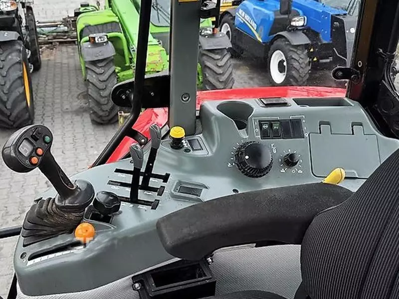  McCormick MC100 g‘ildirakli traktori - Traktorlar