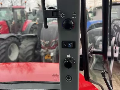 McCormick MC100 g‘ildirakli traktori