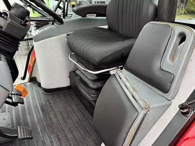 McCormick MC100 g‘ildirakli traktori
