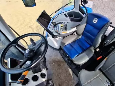 Трактор колесный New Holland T8.410