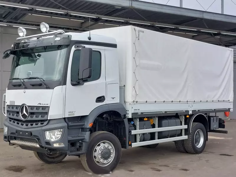 Шторки грузовик Mercedes Arocs 1827.4x4