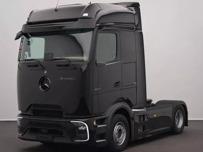 Тягач Mercedes Actros L 1853