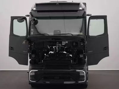   Тягач Mercedes Actros L 1853