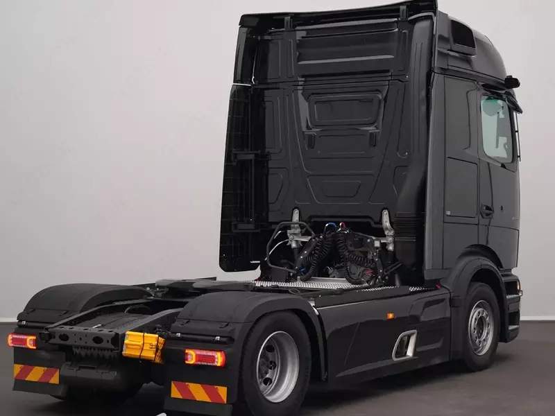  Тягач Mercedes Actros L 1853 Fresh online©️