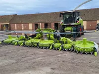 Кормоуборочный комбайн CLAAS Jaguar 970