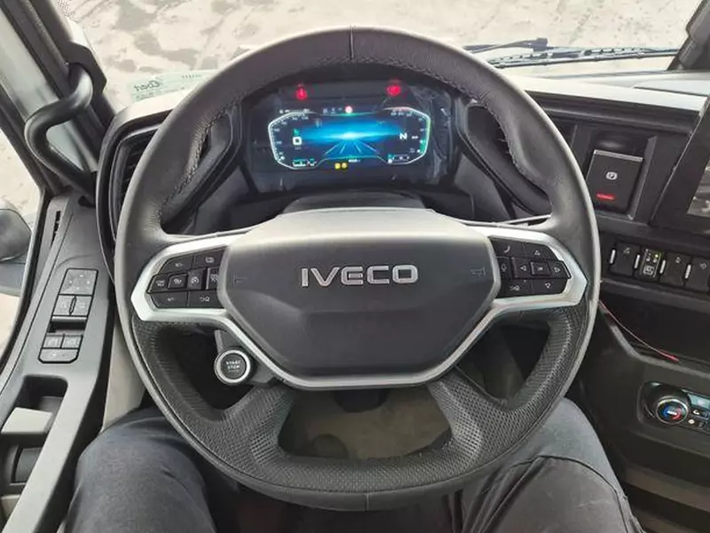 Шасси грузовик Iveco S-WAY AS260S50Y/FS CM 6x2 BDF