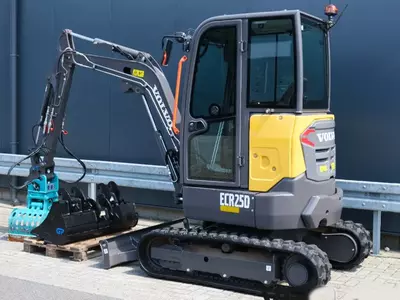  Volvo ECR 25 D gusenitsali mini ekskavator - 