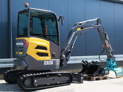  Volvo ECR 25 D gusenitsali mini ekskavator Chakana savdo