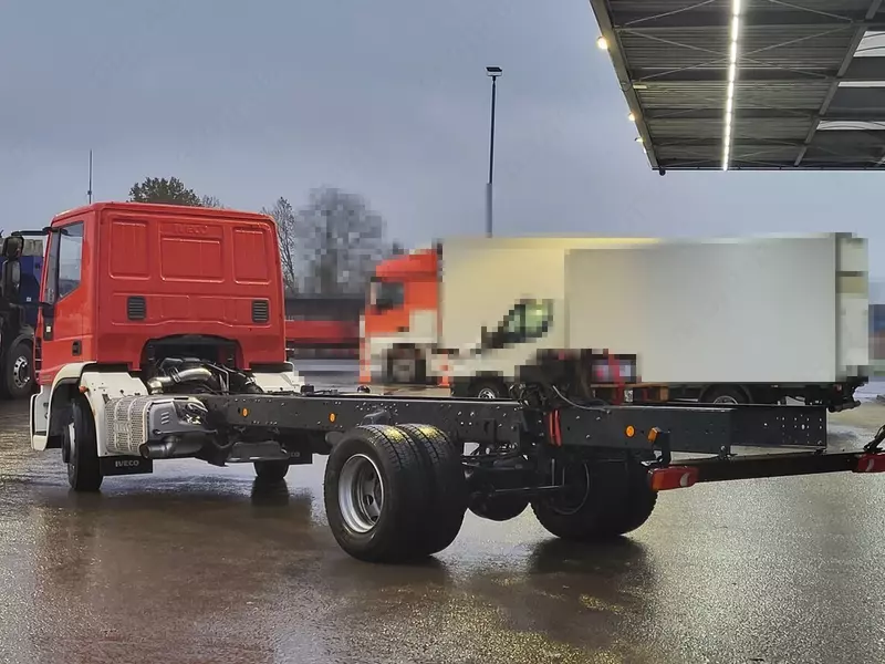  Шасси грузовика Iveco Eurocargo 160E320 - 