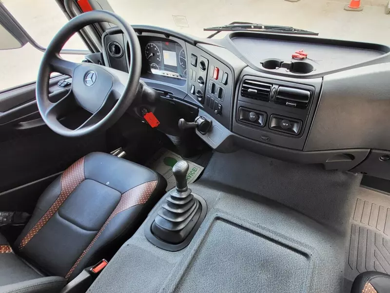  Холодильник грузовик Mercedes Atego 1725 - Бортовые грузовики