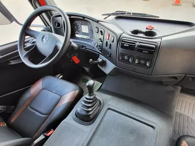 Mercedes Atego 1725 yuk mashinasi muzlatgichi