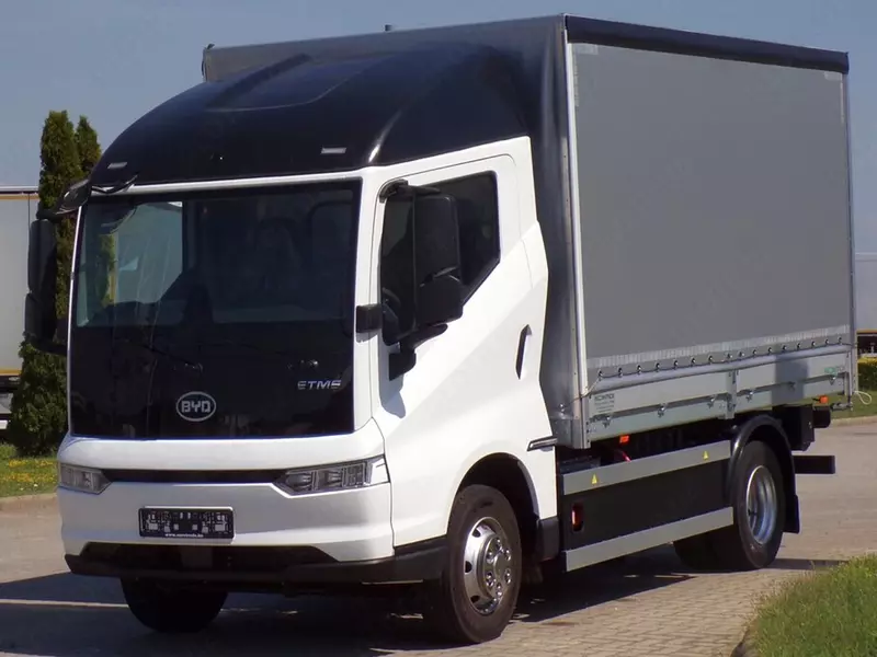 Тентованный грузовик BYD ETM6 SWB 4×2 (100% Electric)