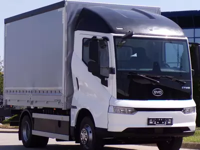   Тентованный грузовик BYD ETM6 SWB 4×2 (100% Electric)