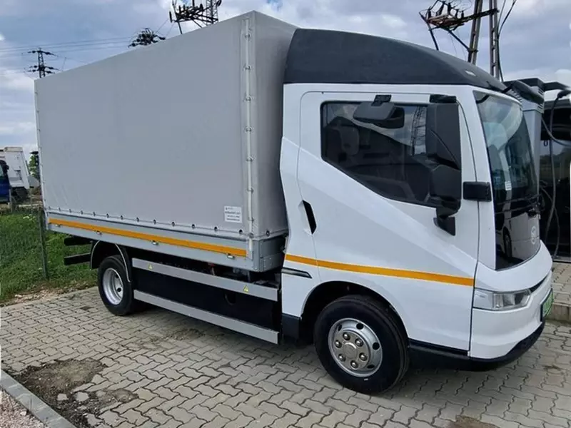  Тентованный грузовик BYD ETM6 SWB 4×2 (100% Electric) Только в розницу