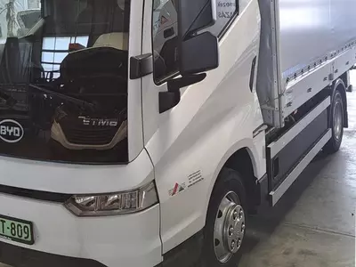  Тентованный грузовик BYD ETM6 SWB 4×2 (100% Electric) - Fresh online©️