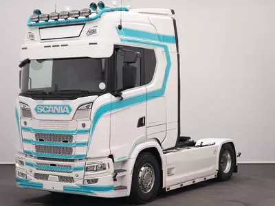 Тягач Scania S590