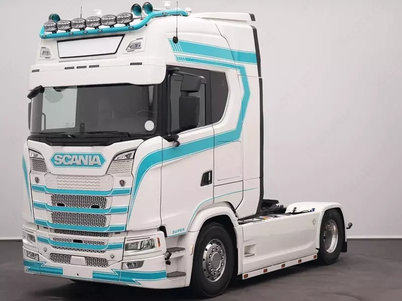 Тягач Scania S590