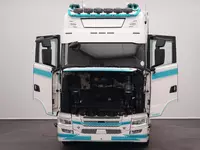   Тягач Scania S590