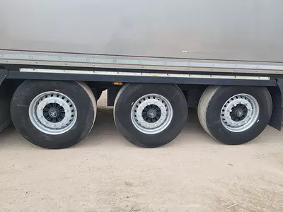 Krone закрытый трейлер
