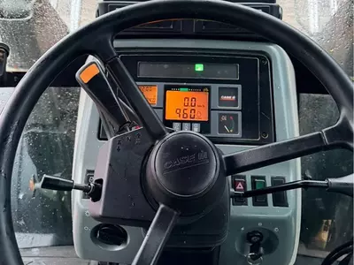 Трактор колесный Case IH MX 90C