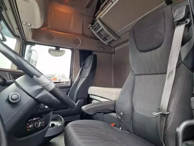 Тентованный грузовик DAF XF 480 SSC 6x2
