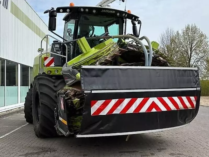   CLAAS jaguar 990 ozuqa yig‘ish kombayni