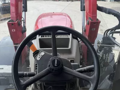 Трактор колесный Case IH Puma CVX 160 в комплекте с погрузчиком Quicke Q6M