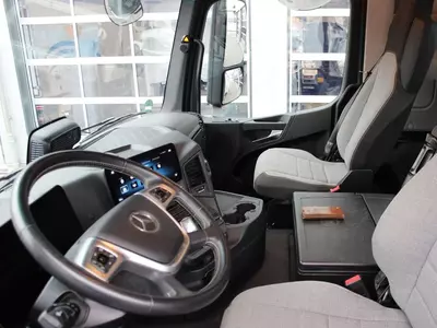 Самосвал Mercedes-Benz Arocs 3548 tipper