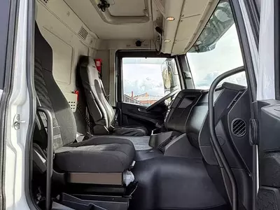 Самосвал IVECO AD_29.480 K / 6X4