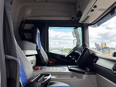 Грузовик бортовой Авто манипулятор Scania P410 B 6x2