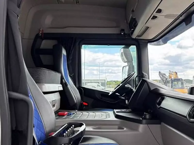 Грузовик бортовой Авто манипулятор Scania P410 B 6x2