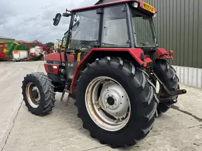Трактор колесный Case IH 4240