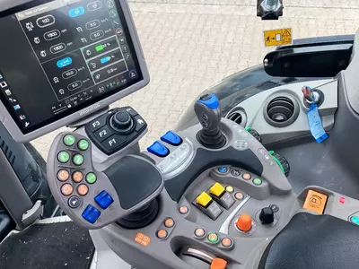 Трактор колесный Deutz-Fahr 6175 TTV / MS BLACKW