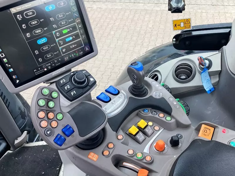 Трактор колесный Deutz-Fahr 6175 TTV / MS BLACKW