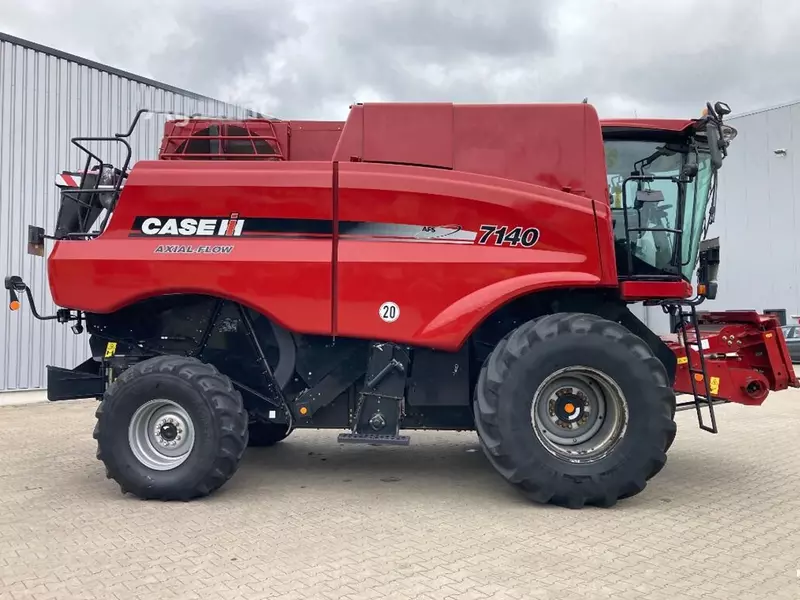 Зерноуборочный комбайн Case IH CASE AF 7140 ALLRAD