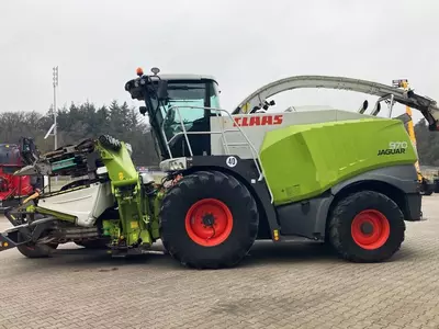 Кормоуборочный комбайн Claas JAGUAR 970