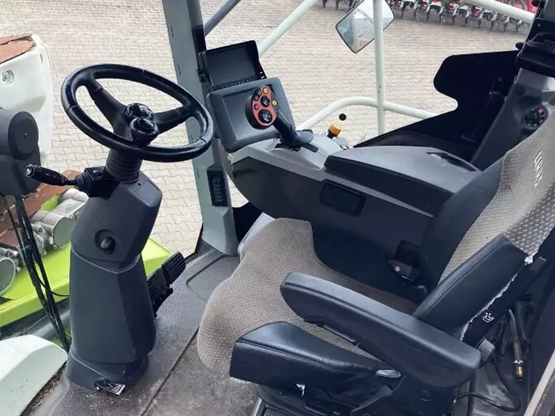 Кормоуборочный комбайн Claas JAGUAR 970
