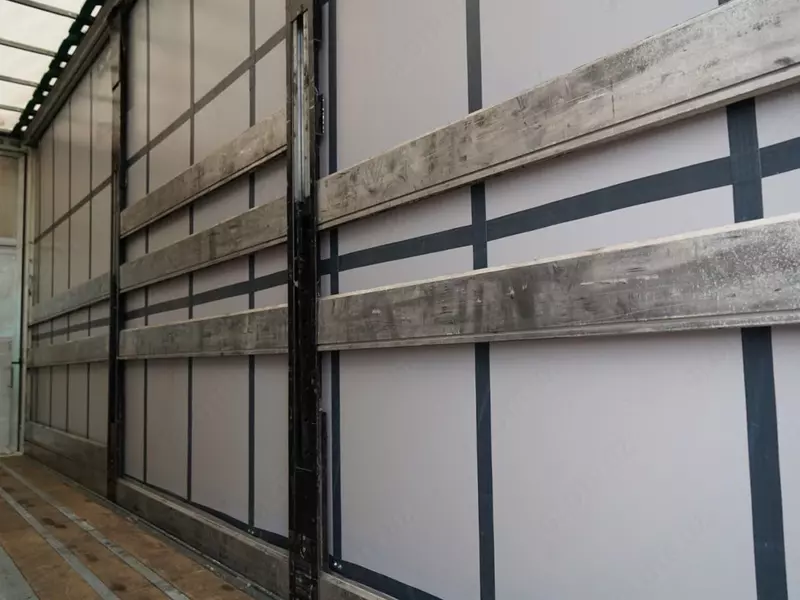 Тентованный прицеп Fruehauf / PRZYCZEPA / PRZEJAZDOWA / OSIE SAF