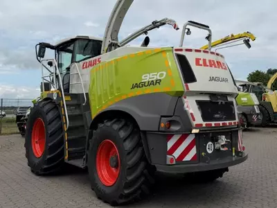 Кормоуборочный комбайн Claas Jaguar 950