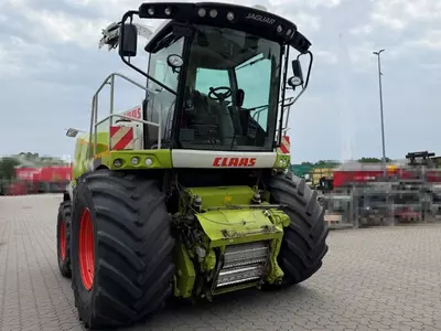 Кормоуборочный комбайн Claas Jaguar 950