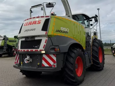 Кормоуборочный комбайн Claas Jaguar 950