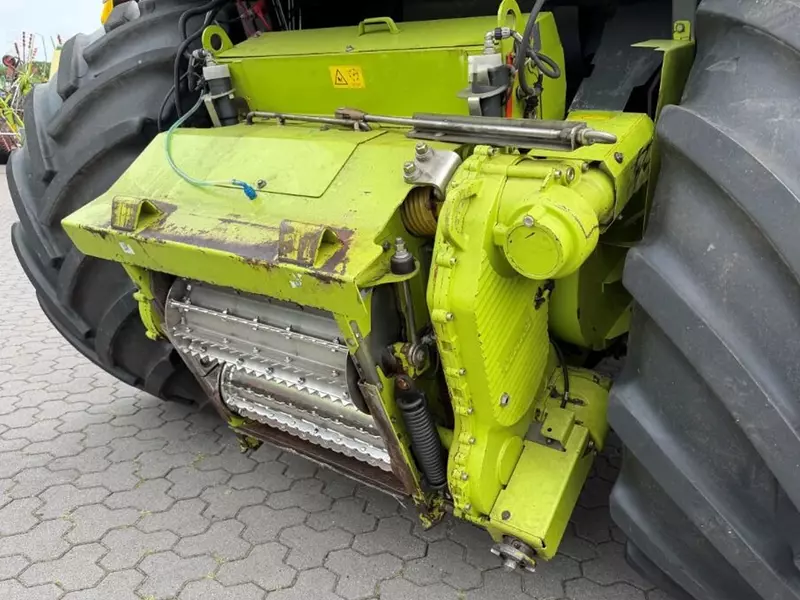 Кормоуборочный комбайн Claas Jaguar 950