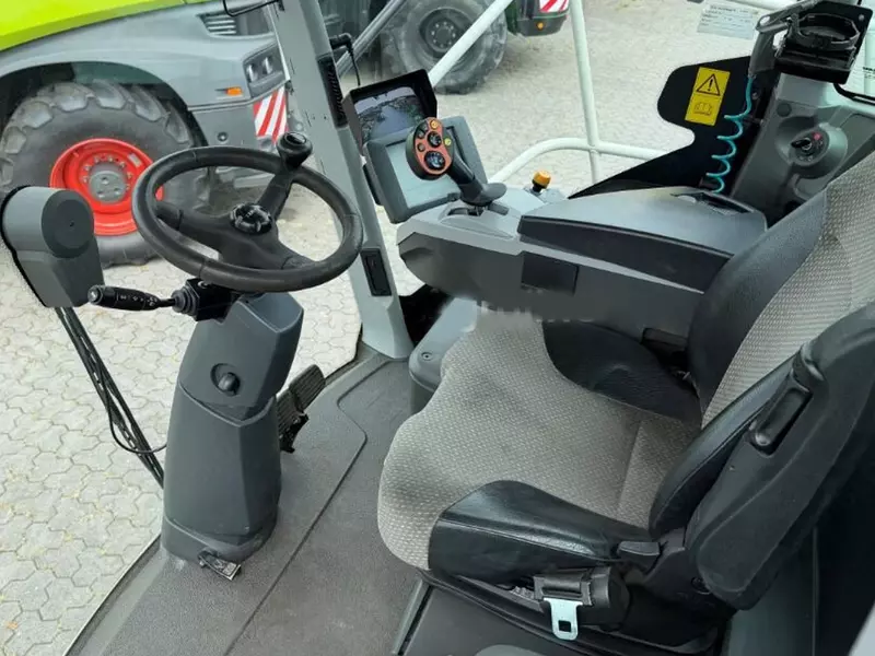 Кормоуборочный комбайн Claas Jaguar 950