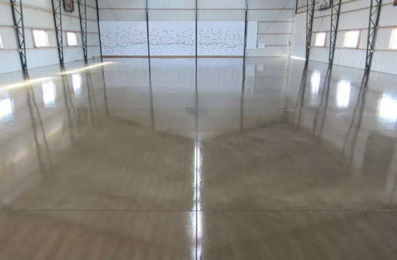 Лак для бетонных полов