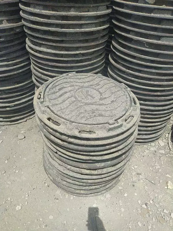 Люк по оптовыи ценам канализационные чугуные люки - от {0} сум