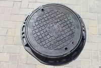 Kanalizatsiya quyma temir Lyuk