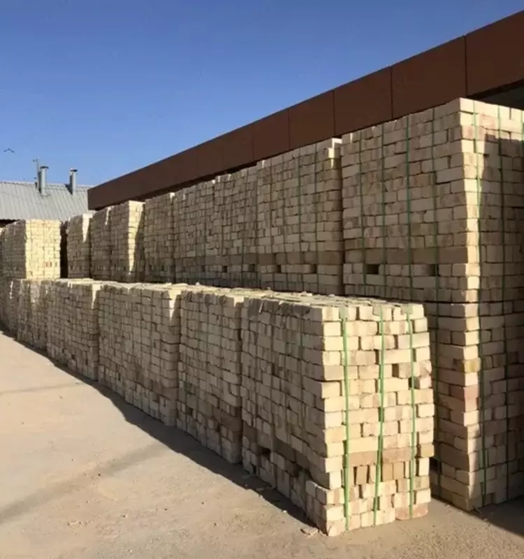 Qurilish g'ishtlari yonib ketgan, art 047