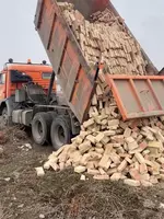 Qurilish g'ishtlari yonib ketgan